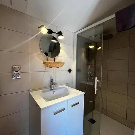 La Petite Insolite Hostel *